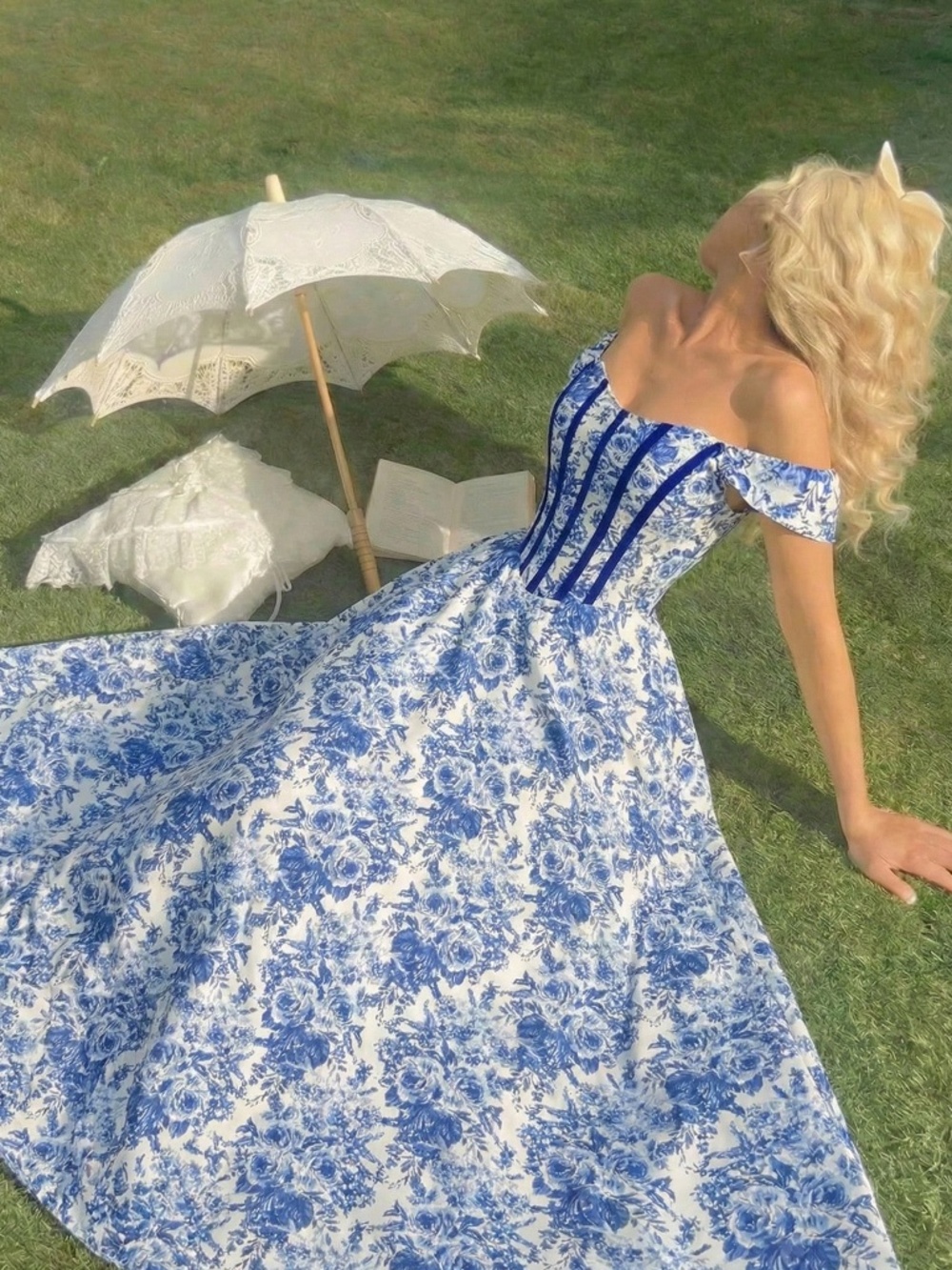 NEW! Skyraze Size Medium M White & Blue Floral Off-Shoulder Corset Dress lot6101